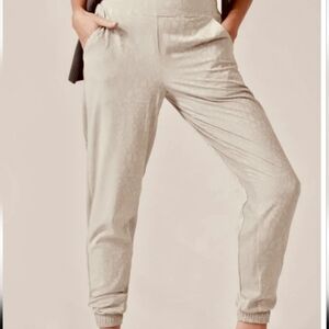Athleta Cream Brooklyn Textured Joggers Size 0